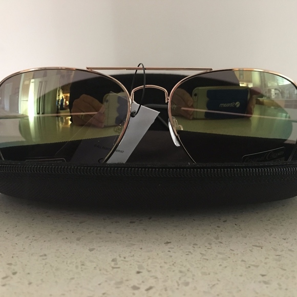 Mirrored Aviator Sunglasses w/ Case & Cloth - NWT - Picture 2 of 7